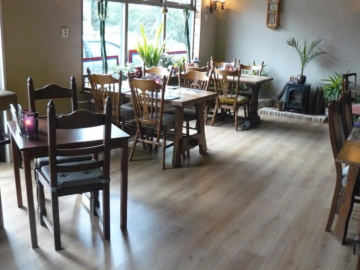 Eetcafe/Pension Nooitgedacht Strijen 外观 照片